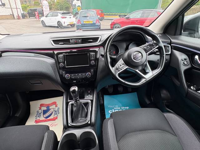 2021 Nissan Qashqai 1.3 DiG-T N-Connecta 5dr [Glass Roof Pack]