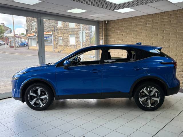 Nissan Qashqai 1.3 DiG-T MH N-Connecta 5dr Hatchback Petrol Blue